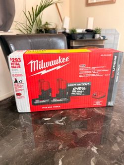 Milwaukee M12 XC5.0 Battery Starter Kit