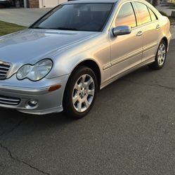 2006 Mercedes-Benz C280  V6 (M272) engine with 7-Speed (722.9) Transmission. 