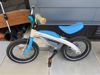 BMW Kidsbike (balance/pedal)