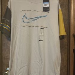 Nike Men's Tshirt