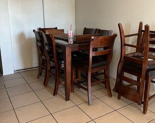 Pub style dining table seats 8 (READ DESCRIPTION)