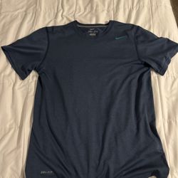 Nike Dri-Fit T shirt mens medium