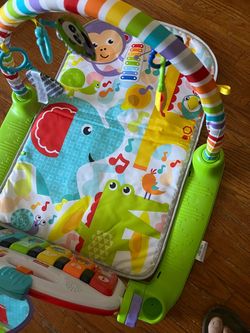 Fisher-Price Baby Kick and Play Gym