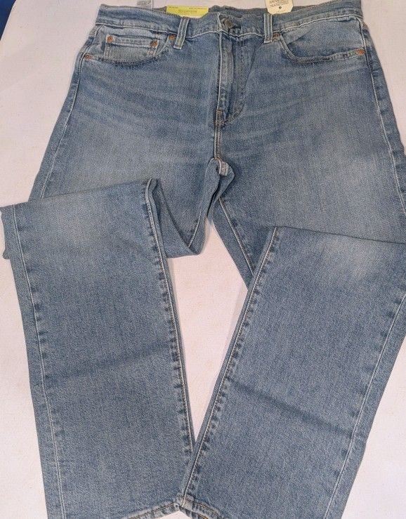New men's Levi's 33x32 jeans