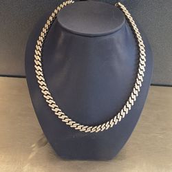 Cuban Link Chain 10k White Gold-38.30g-17in-1500 Nat Diamonds