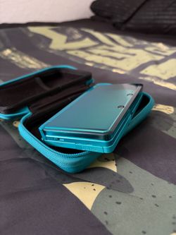 Nintendo 3DS Teal with Carrying Case