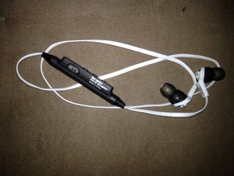 Bluetooth earphones