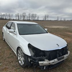 2012 Hyundai Equus Parts For Parts
