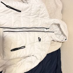 Nike White Puffer Large Mens.