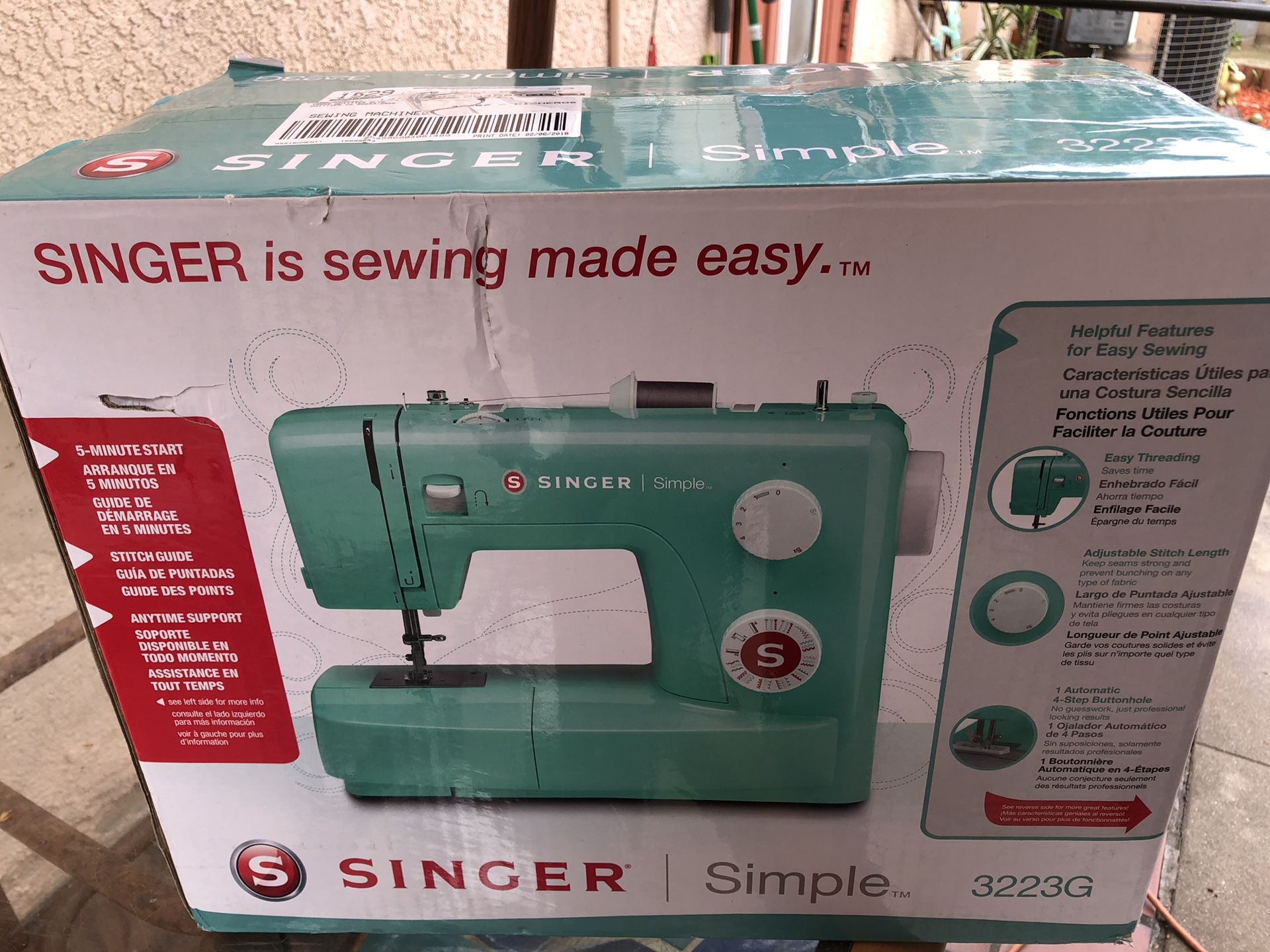 New in box Singer sewing machine mint green color
