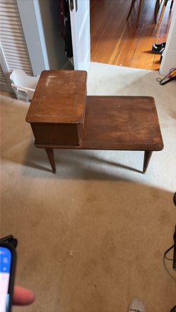 Mid century Nightstand/sidetable