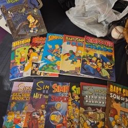 12 Simpsons comic books