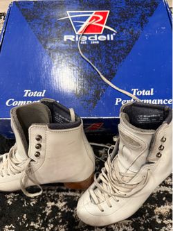 Kids ice skate shoes - Riedell
