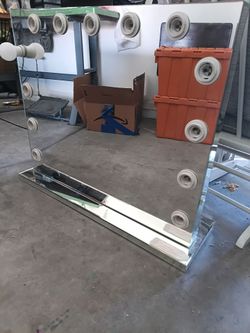 Vanity mirror