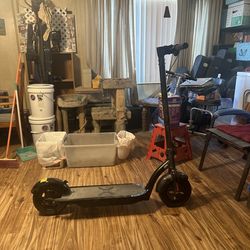 Hover e-scooter