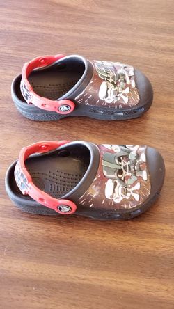 Boys Size: 8/9 Star Wars Crocs