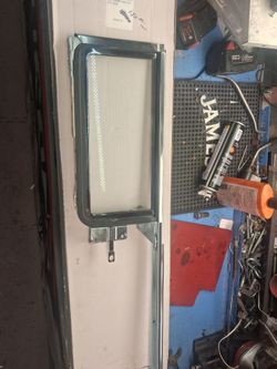 Tri5 wing window assembly