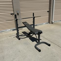 Great Bench Press Machine (Delivery Available)
