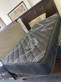 Twin mattress