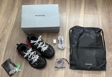 Balenciga tracks LED