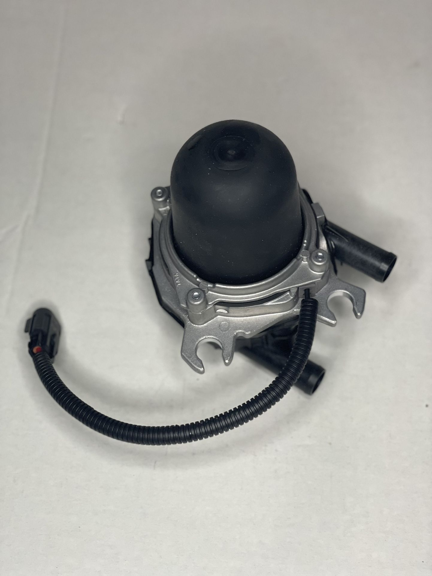New GM Part 125-68-324 Pump Chevy GMC Buick Pontiac 2000-2002