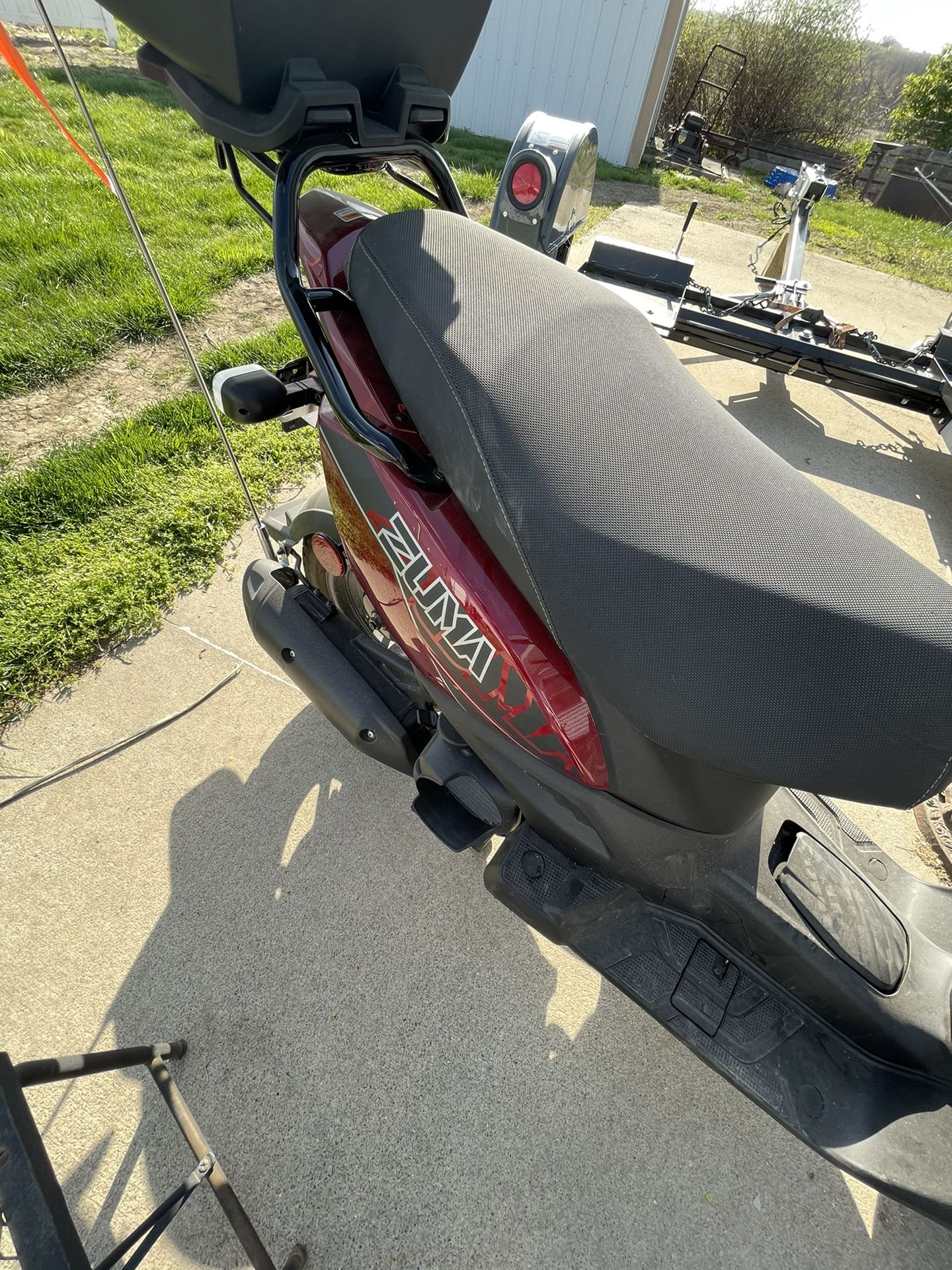 Photo 2019 Yamaha Zuma Moped Only 17 Miles