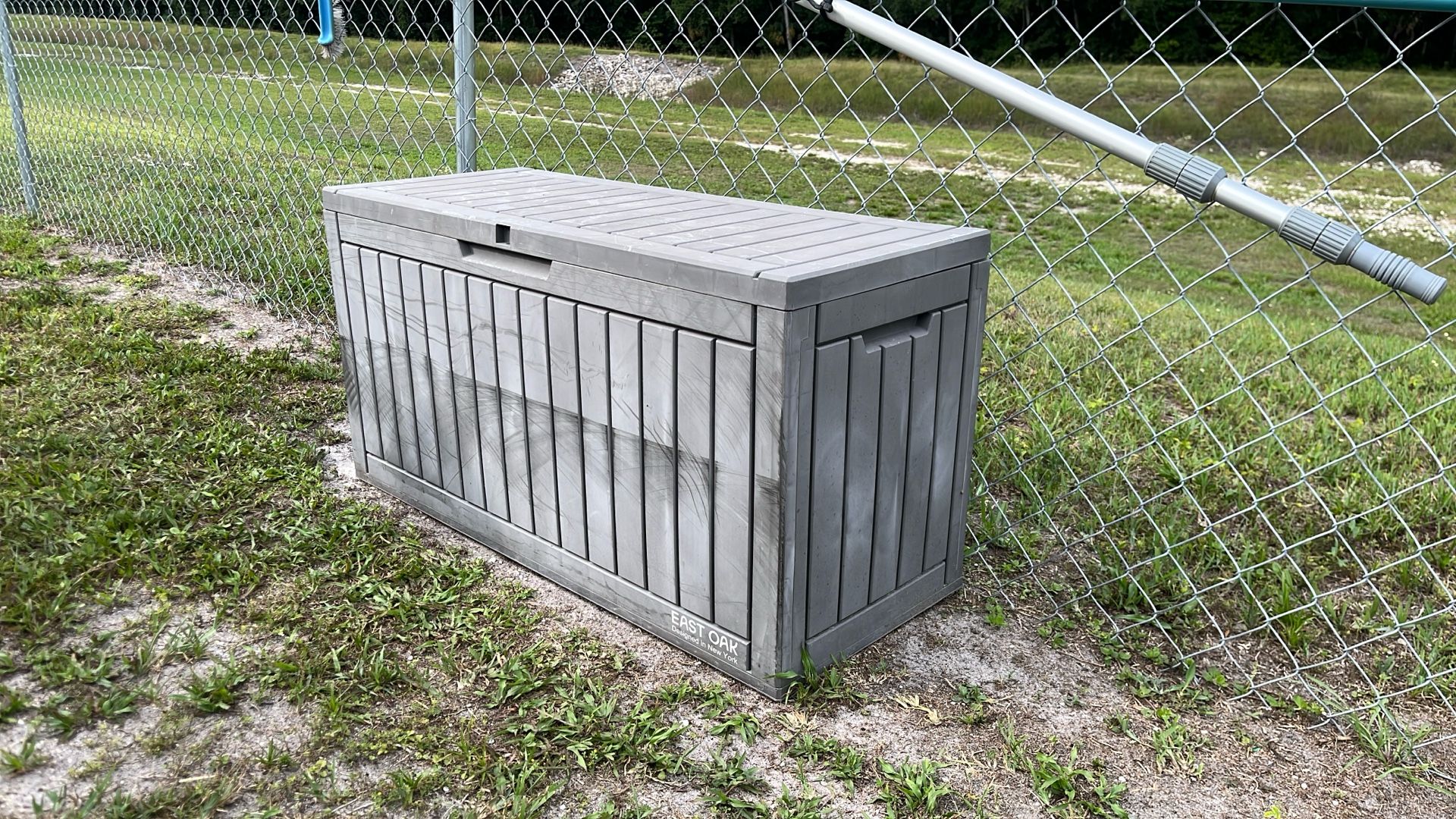 East Oak Pool Box