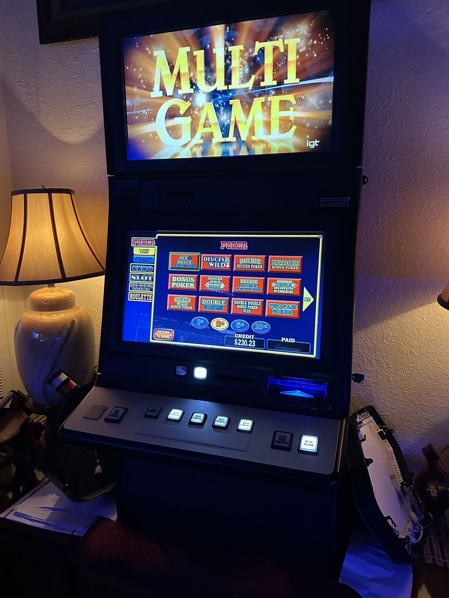 IGT G20 Dual Monitor Multigame Slot Machine