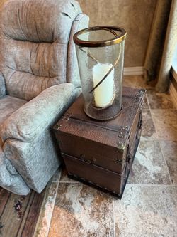 Beautiful vintage-style storage trunk/chest