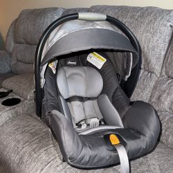 Chicco Bravo stroller and car seat with base