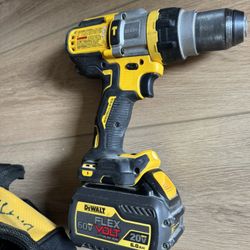 Dewalt 20v Battery Powered Hammer Drill 