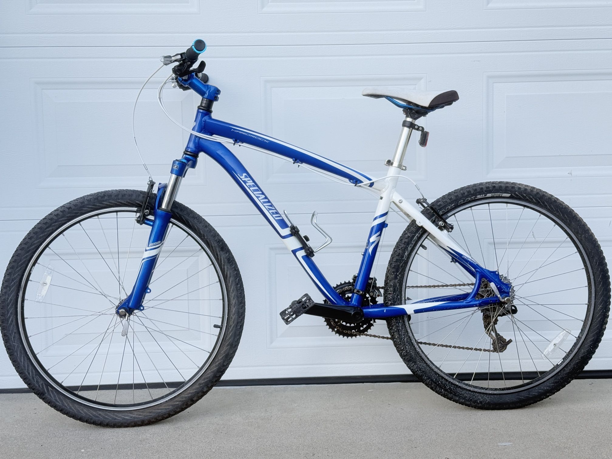 Specialized Hardrock Mountain bike( Medium)
