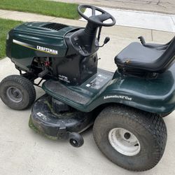 CRAFTSMAN 17 hp Riding Mower 