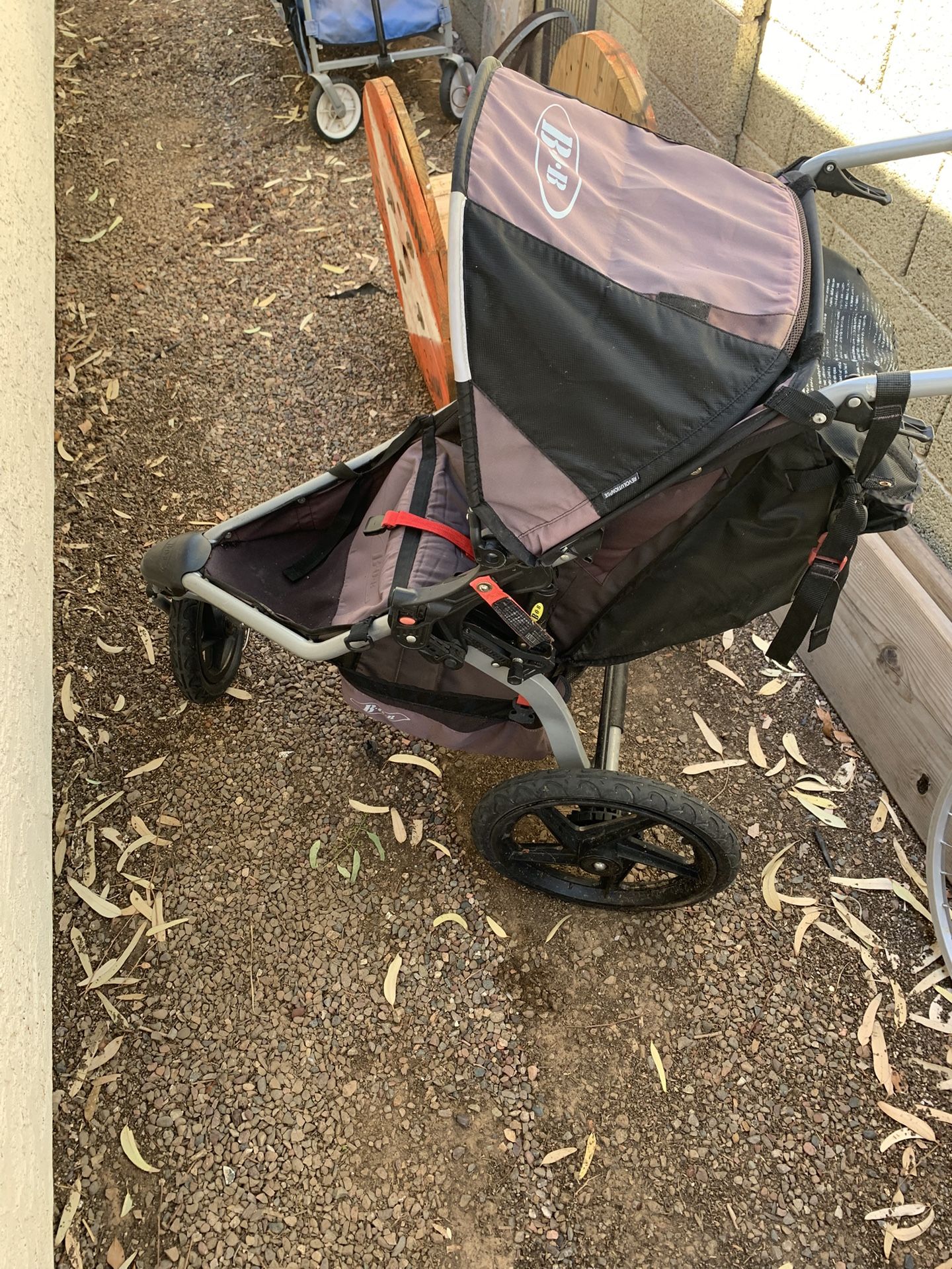 Jogging stroller
