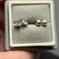 Beautiful 🤩 !! 925 Sterling Silver Earring Studs !