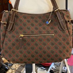 New large Dooney & Bourke Shoulder bag