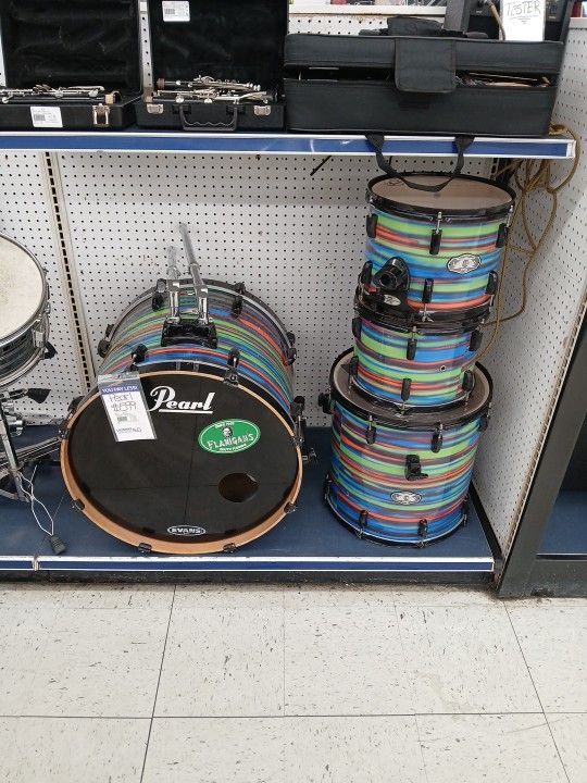 Pearl Drum Set 