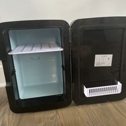 4L Mini Fridge Cool/Heat