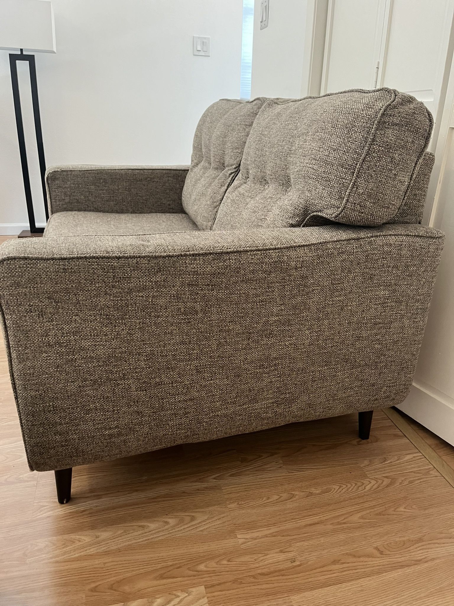 Loveseat/small Couch