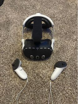 Meta Quest 3 w/accessories and case included