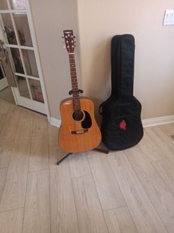 Acoustic Guitar with Gig Bag