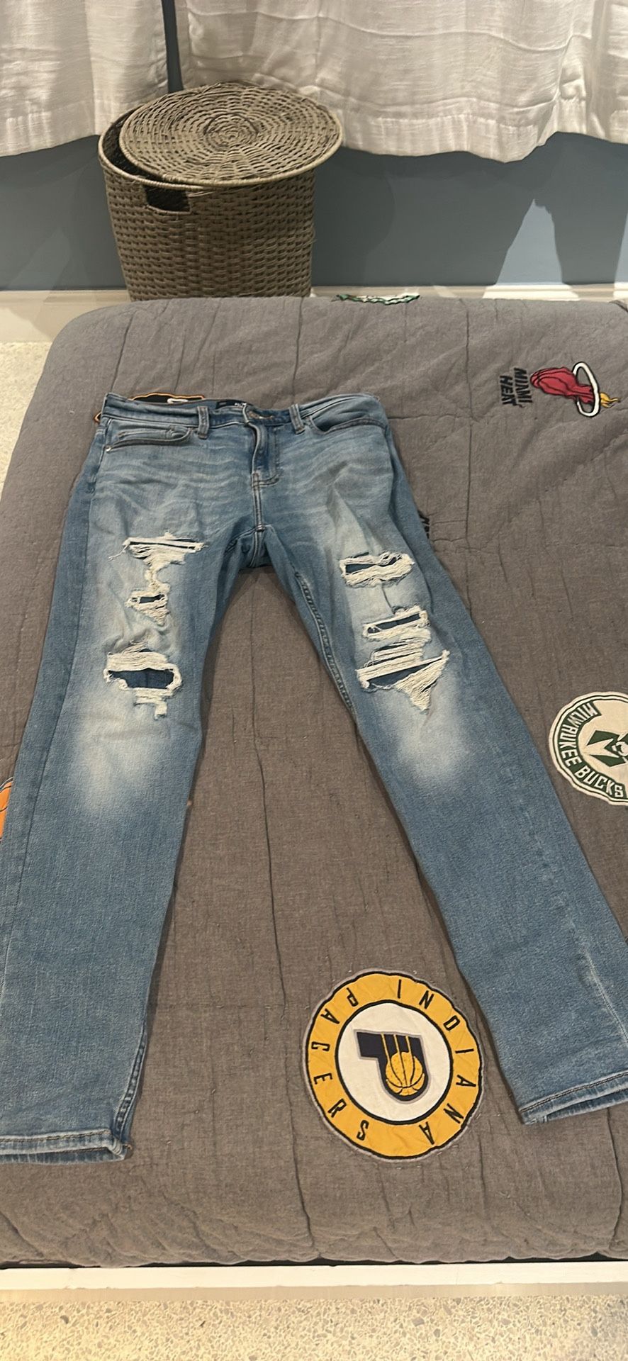 Hollister athletic skinny jeans