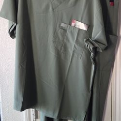 EDS Essentials by Dickies
Unisex Scrub Set: V-Neck Top & Drawstring Pant (Olive) (new)

Have size Large & Medium 
Asking $40 for each Set!,