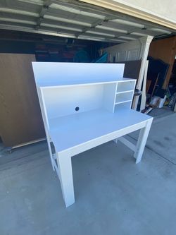 Costway Computer Desk Wooden Writing Desk Modern Home Office Workstation PC Laptop Table for Small Space White