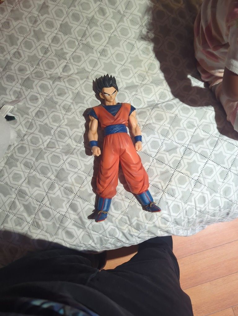 Gohan figure