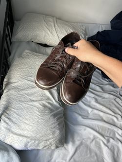 Kenneth cole sneakers size 10
