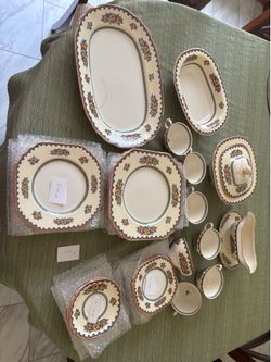 Wedgwood Vintage Dinner Ware Set