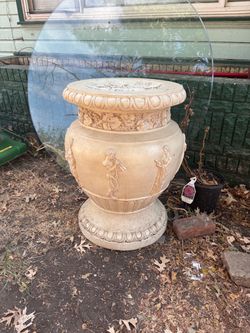 Large Classical Roman Style table
