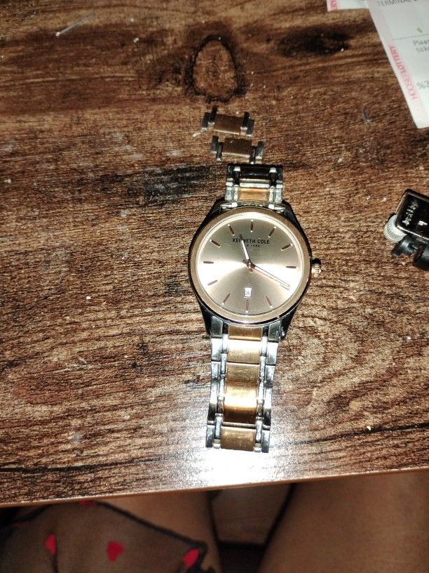 Designer Kenneth Cole ( New York) watch with 2 Extensions