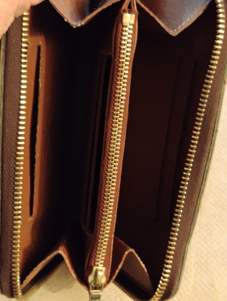 Louis Vuitton  Zippy Monogram Wallet 